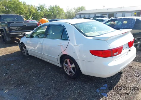 2005 Honda Accord 2.4 Ex z USA, uszkodzony, nr VIN 1HGCM56795A086155